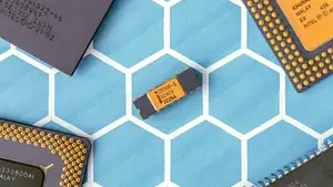 Uma fotografia de vários chips de CPU.